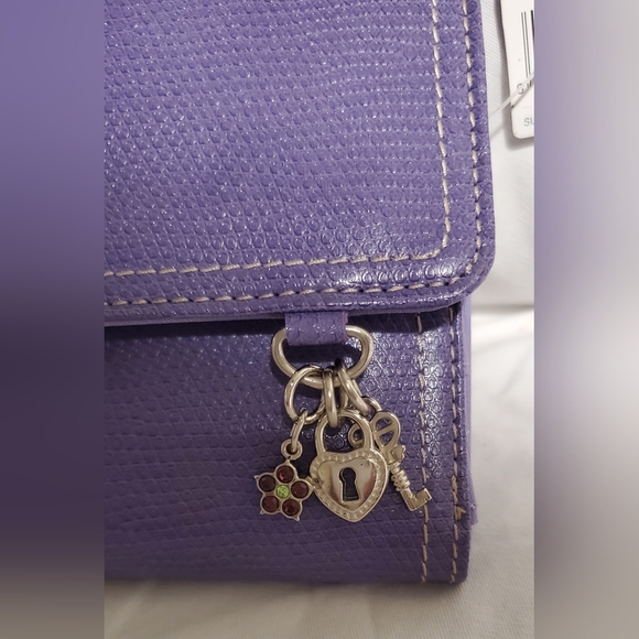 New Liz Claiborne Purple small bifold wallet - Picture 5 of 5